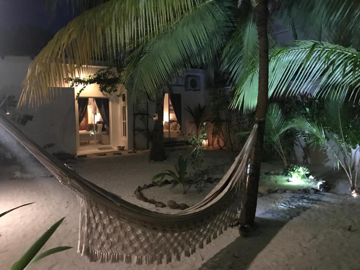 Kahanbu Ocean View Thulusdhoo Exterior photo