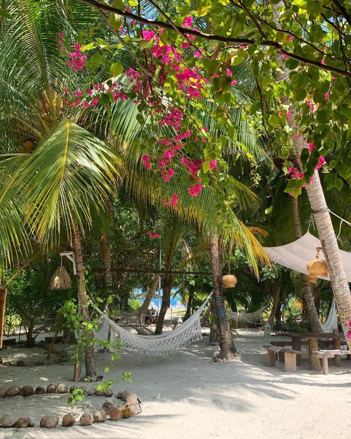 Kahanbu Ocean View Thulusdhoo Exterior photo