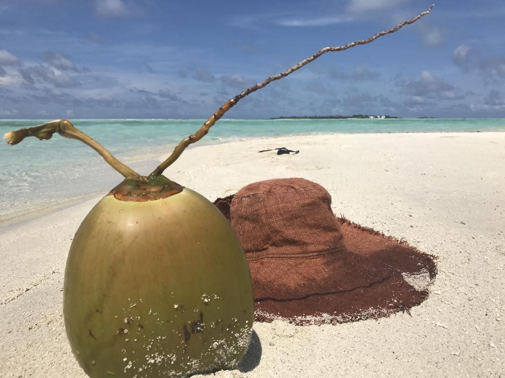 Kahanbu Ocean View Thulusdhoo Exterior photo